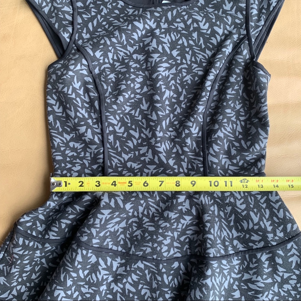 Halston Heritage black and gray capsleeve dress - Picture 6 of 7